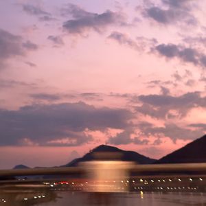 扒开日本美女❌狂揉❌拔萝卜视频
